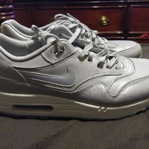 Nike Air Max 1 Premium sz 11